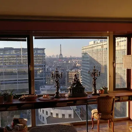 Unique View On The Eiffel Tower At Montparnasse Appartement